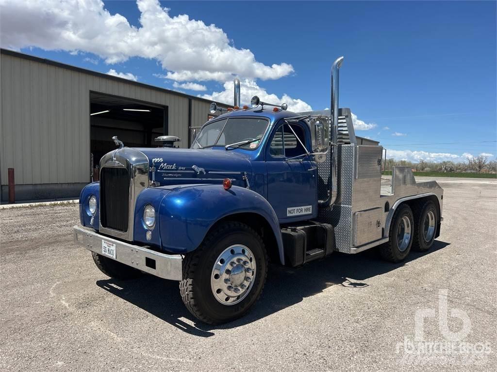 Mack B61 Platós / Ponyvás teherautók