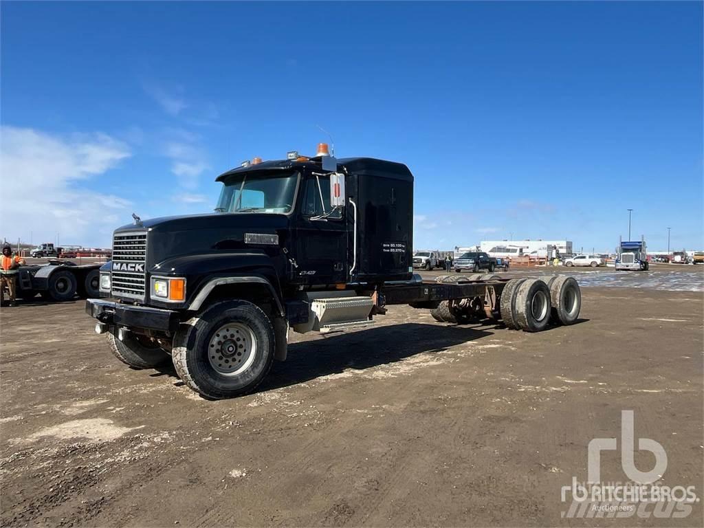 Mack CH613 Fülkés alváz