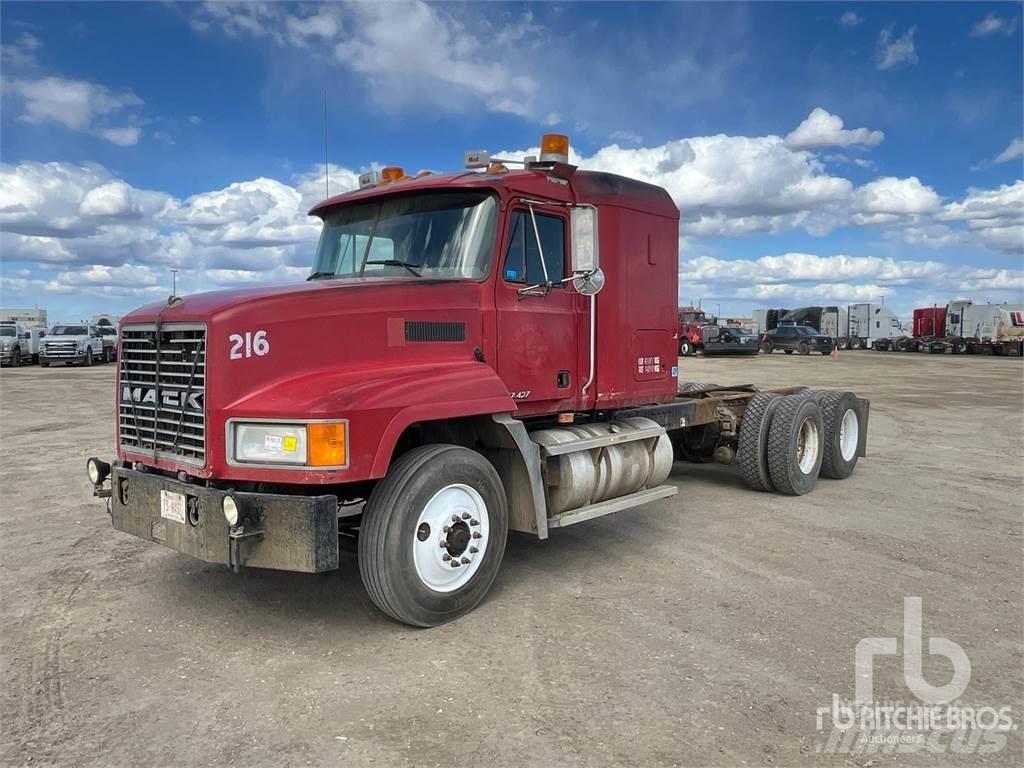 Mack CH613 Fülkés alváz