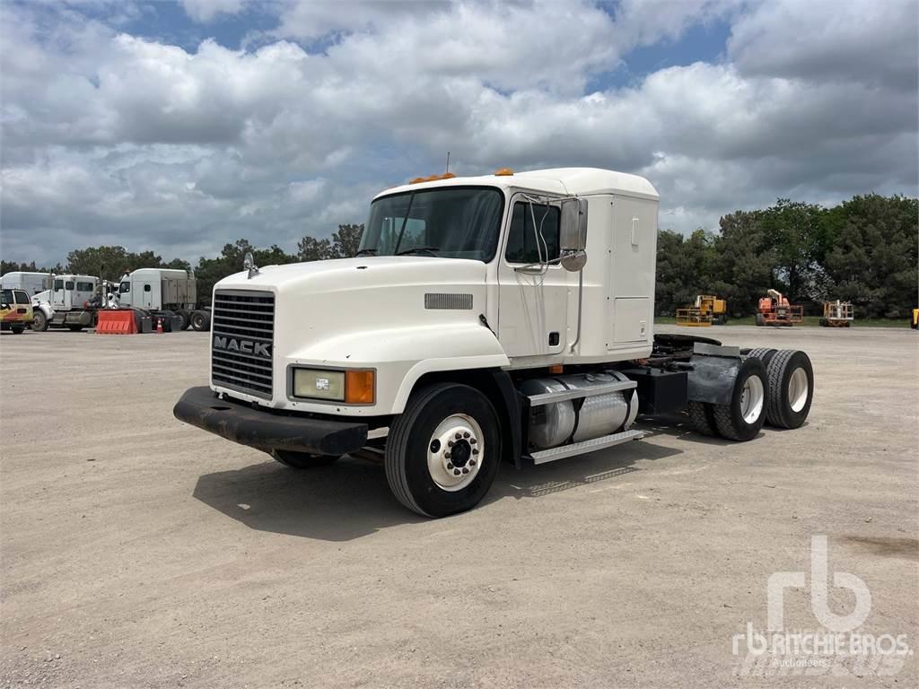 Mack CH613 Nyergesvontatók