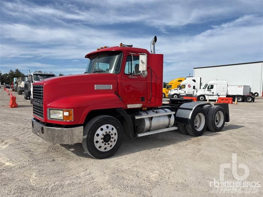 Mack CH613 Nyergesvontatók