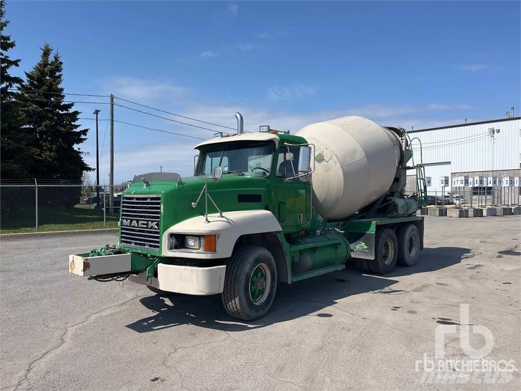 Mack CH613 Betonkeverők/Betonpumpák