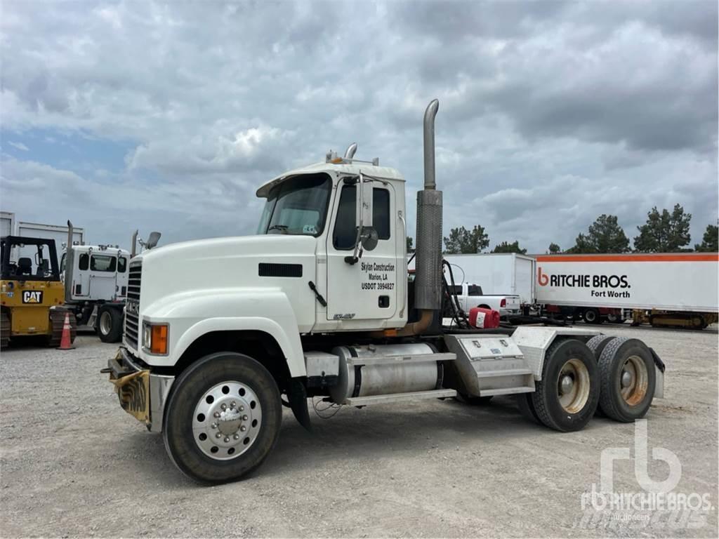 Mack CHN613 Nyergesvontatók