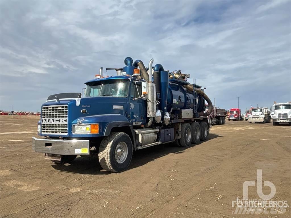 Mack CL713 Vákuum teherautok