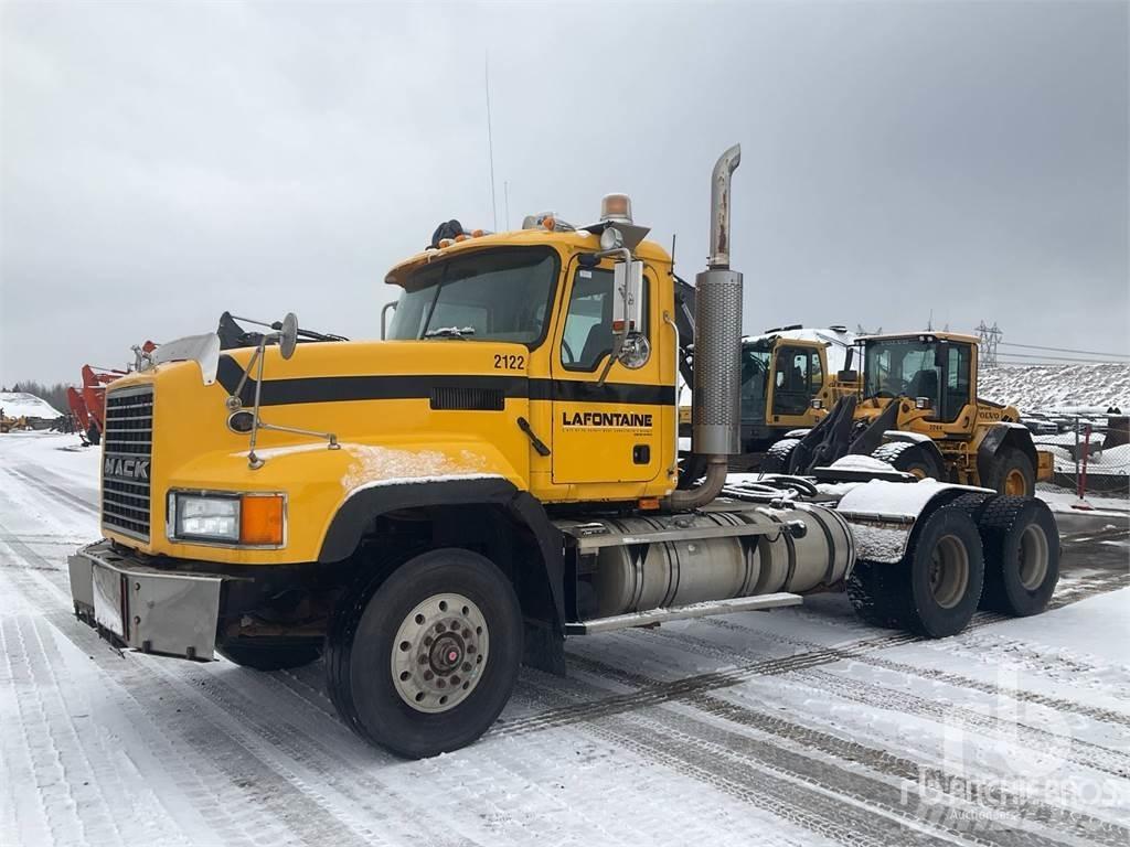 Mack CL733 Nyergesvontatók