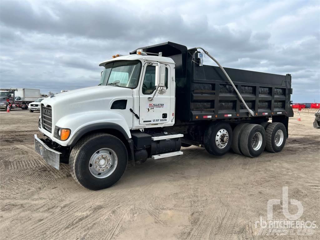 Mack CV713 Billenő teherautók