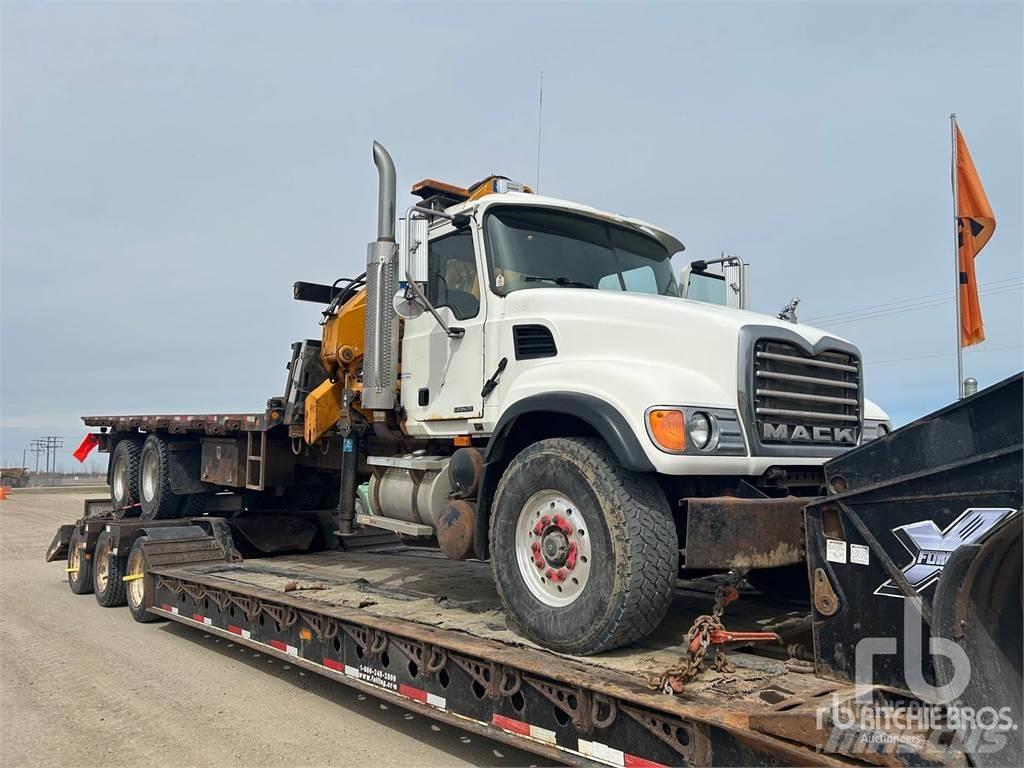 Mack CV713 Darus teherautók