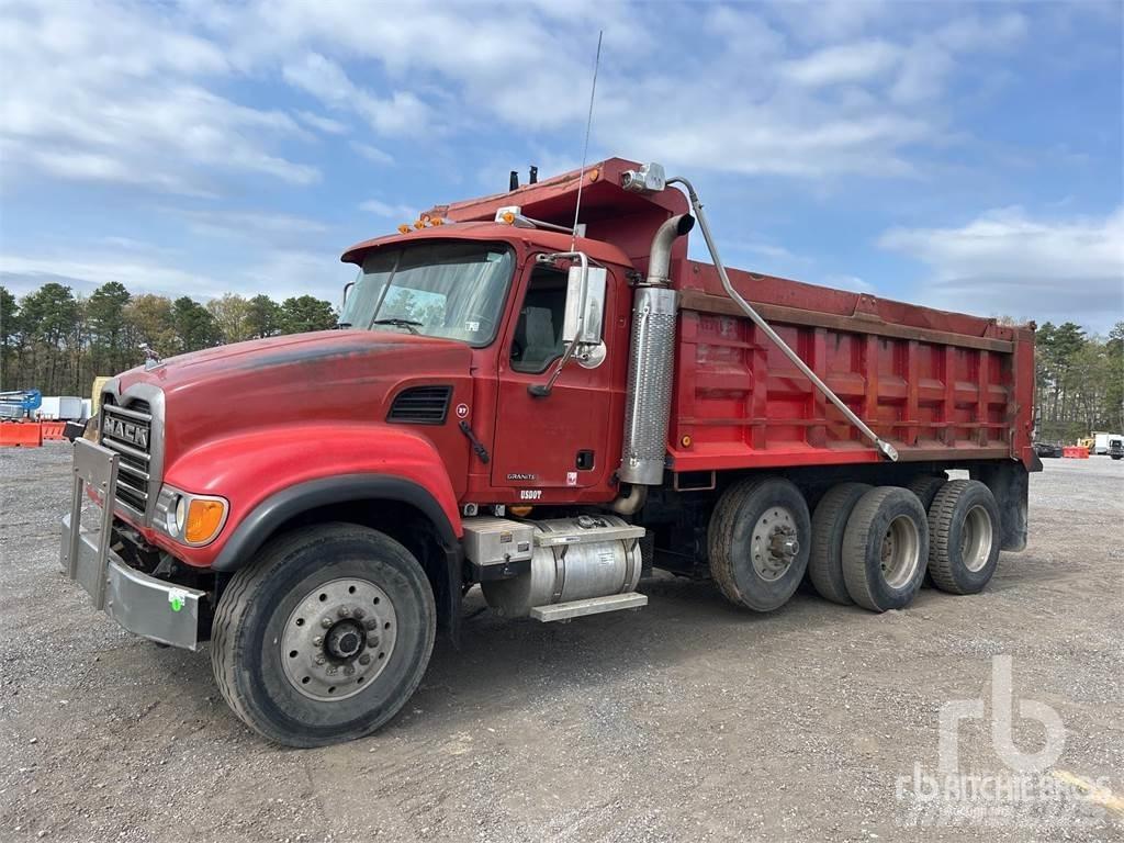 Mack CV713 Billenő teherautók