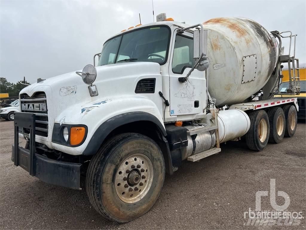 Mack CV713 Betonkeverők/Betonpumpák