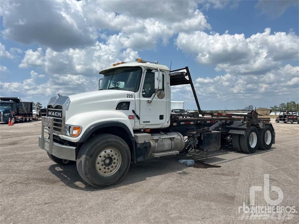 Mack CV713 Multifunkciós teherautók