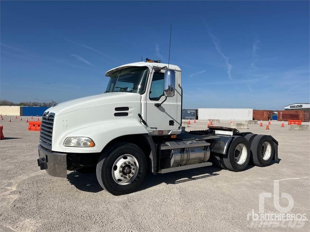 Mack CX613 Nyergesvontatók