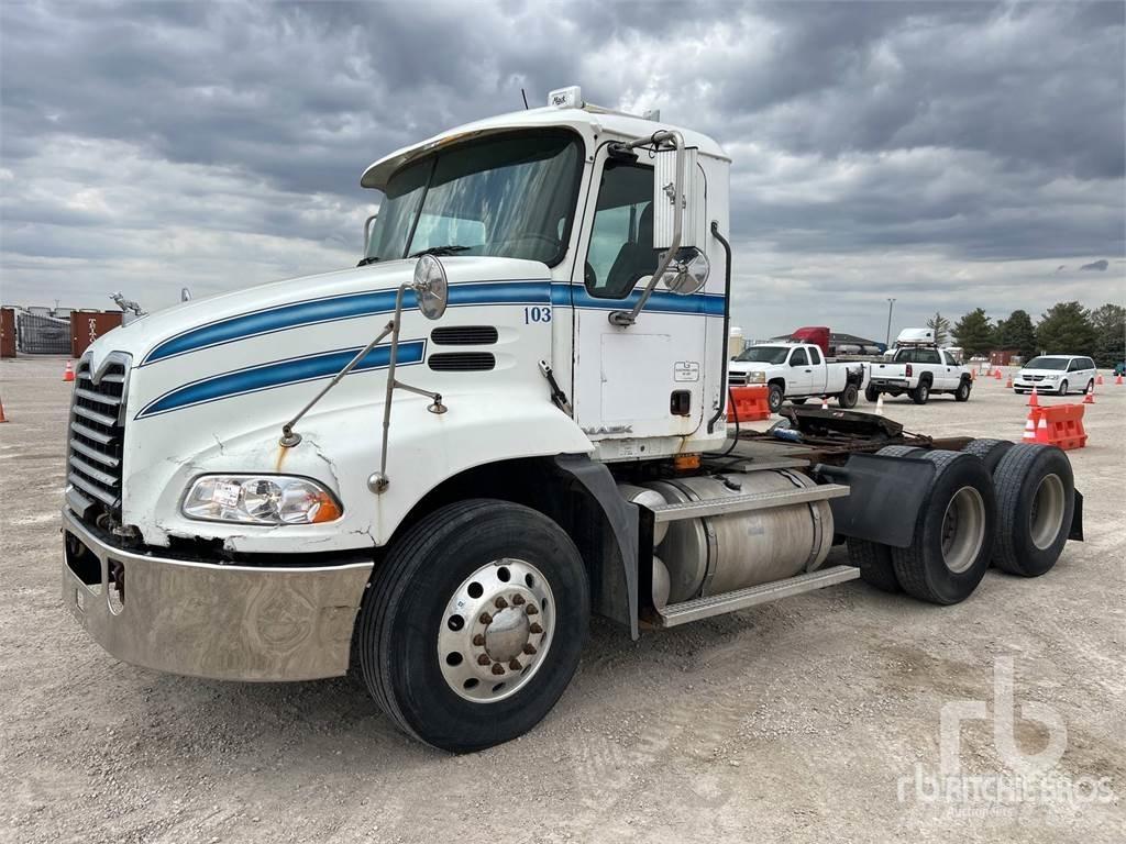 Mack CXP613 Nyergesvontatók