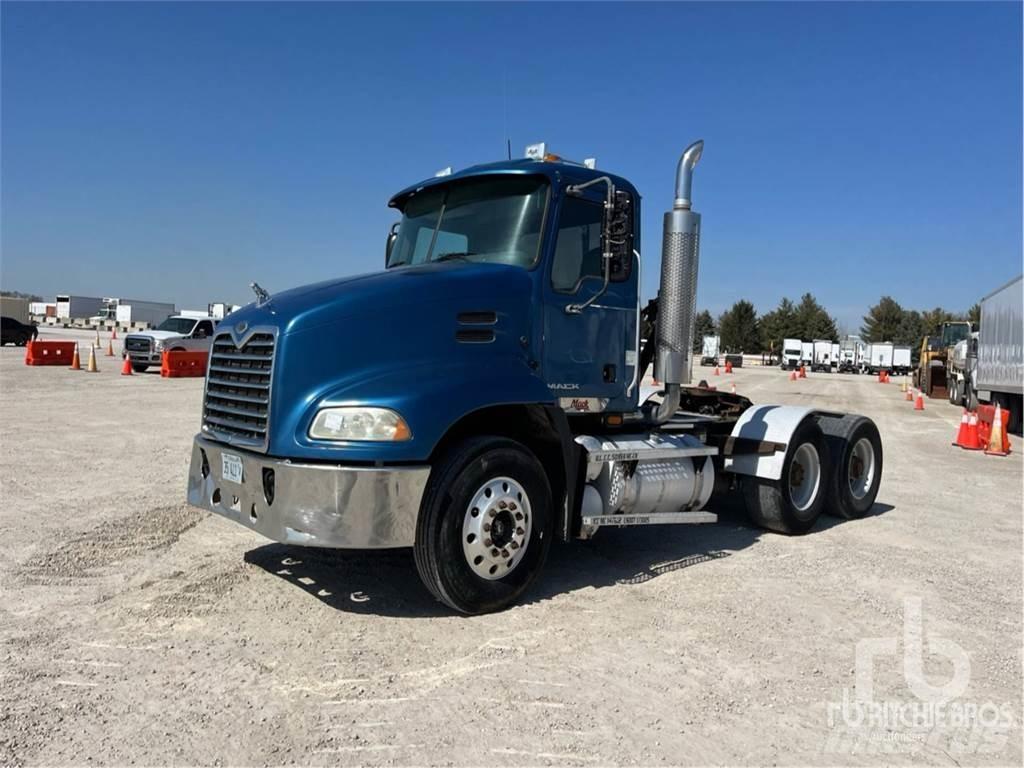 Mack CXP613 Nyergesvontatók