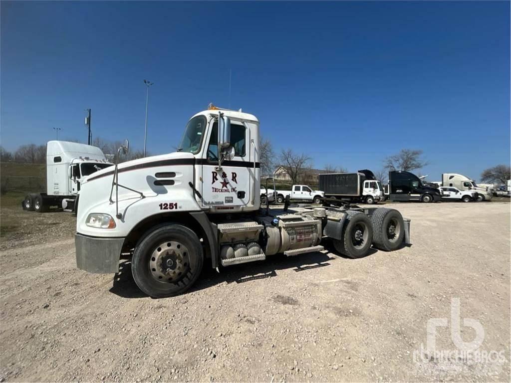 Mack CXU613 Nyergesvontatók