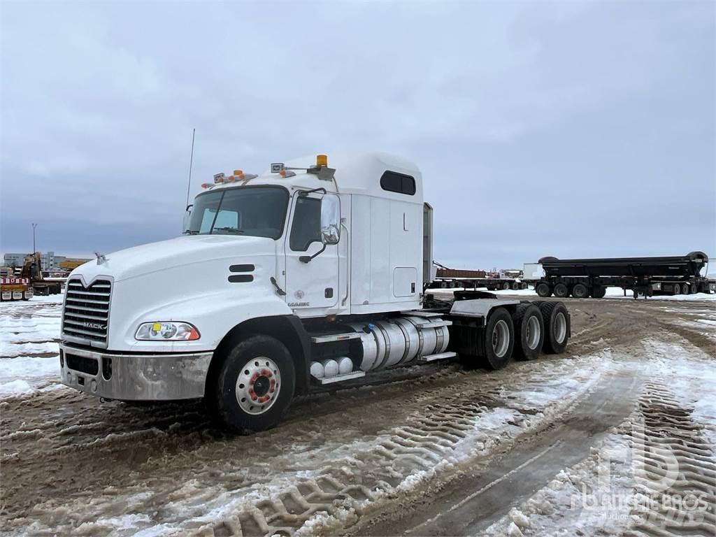 Mack CXU614 Nyergesvontatók