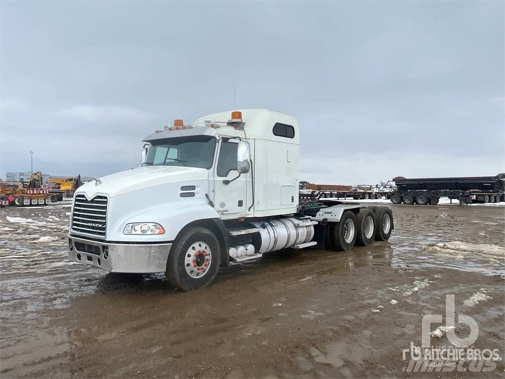 Mack CXU614 Nyergesvontatók