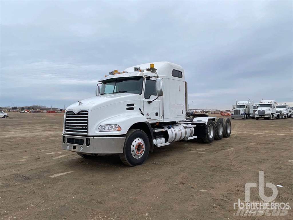Mack CXU614 Nyergesvontatók