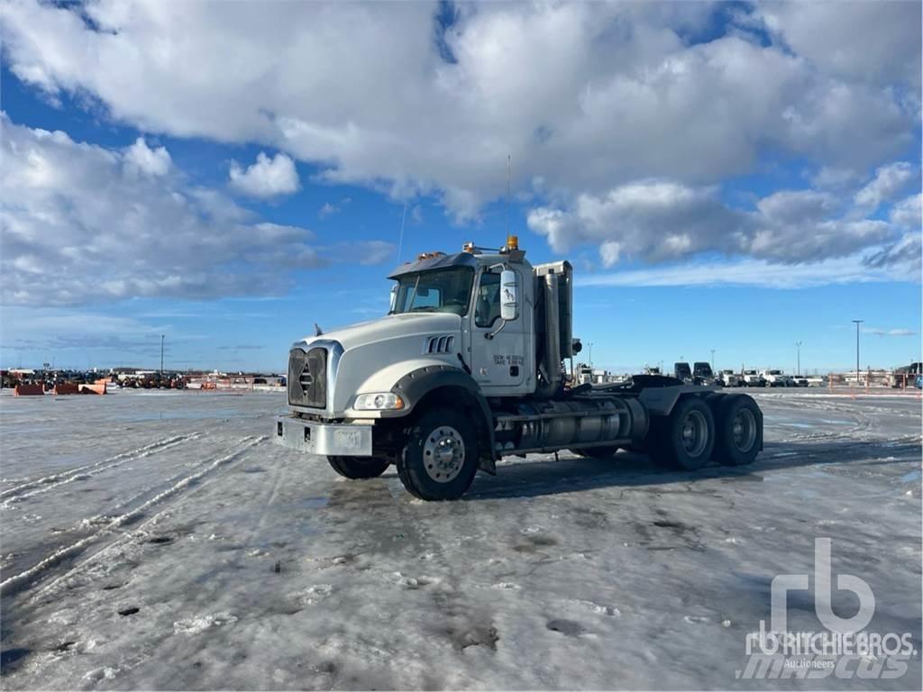Mack GRANITE Nyergesvontatók