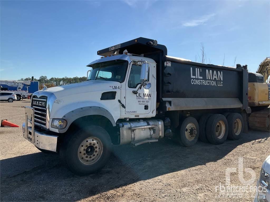 Mack GU713 Billenő teherautók