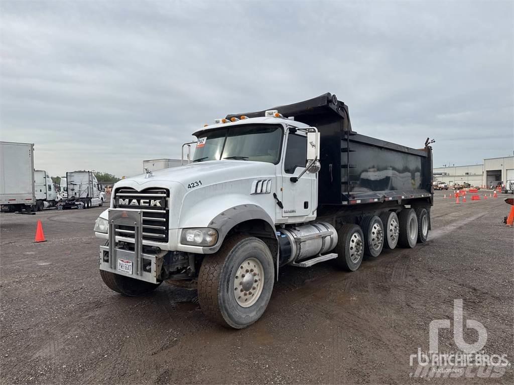 Mack GU713 Billenő teherautók