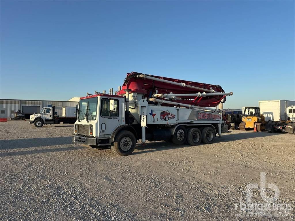 Mack MR Betonkeverők/Betonpumpák
