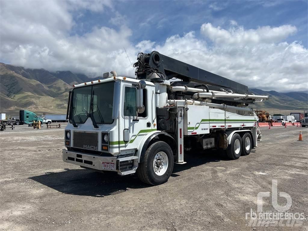 Mack MR688S Betonkeverők/Betonpumpák