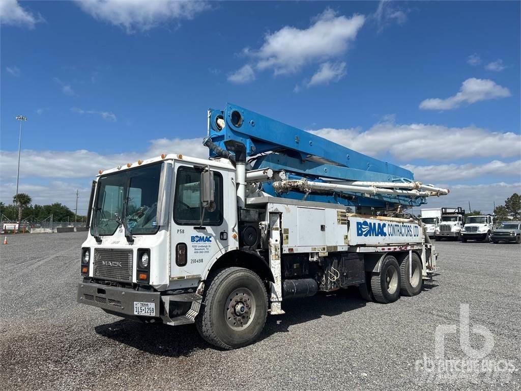 Mack MR688S Betonkeverők/Betonpumpák