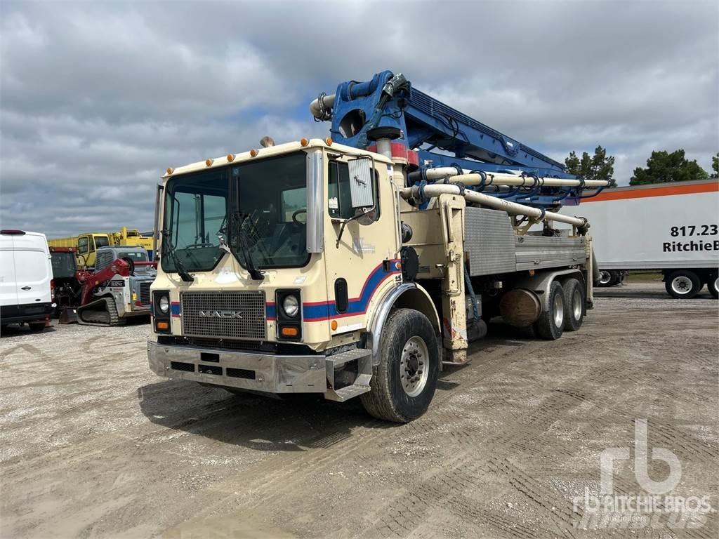 Mack MR688S Betonkeverők/Betonpumpák