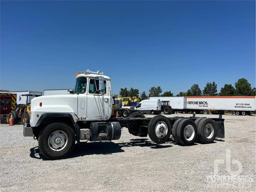 Mack RD688S Fülkés alváz