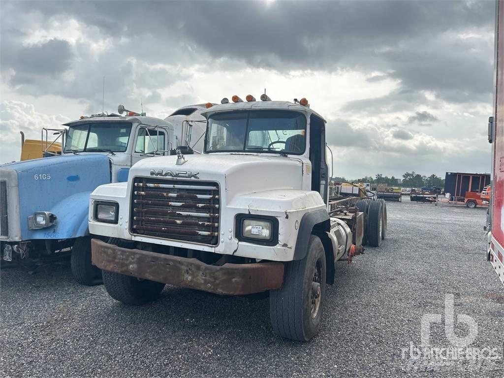 Mack RD688S Fülkés alváz