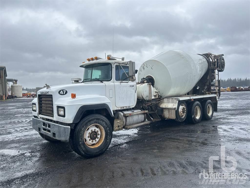 Mack RD690S Betonkeverők/Betonpumpák