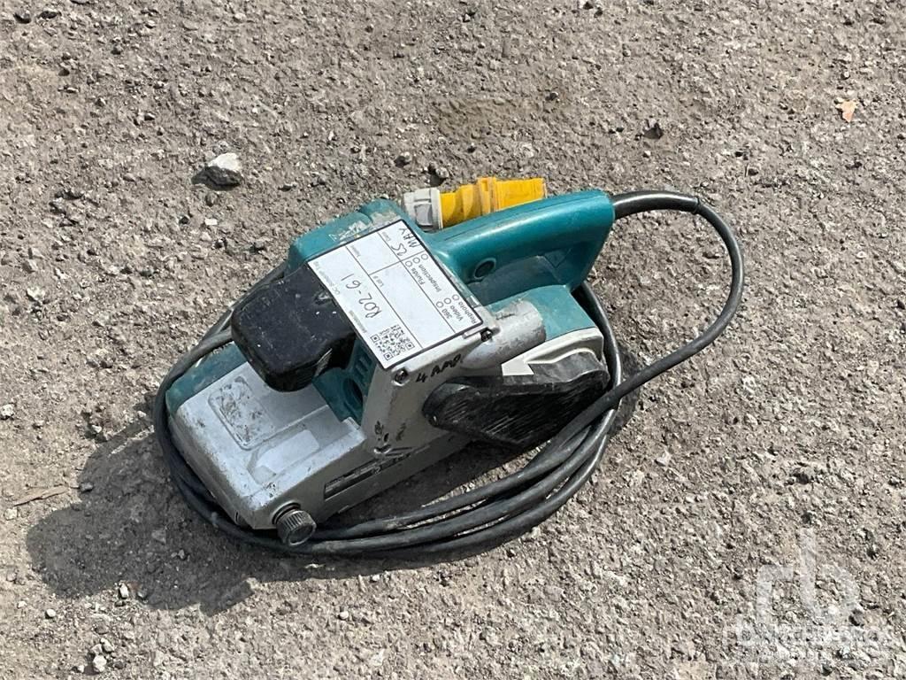 Makita 9404 Építőipar - Egyebek