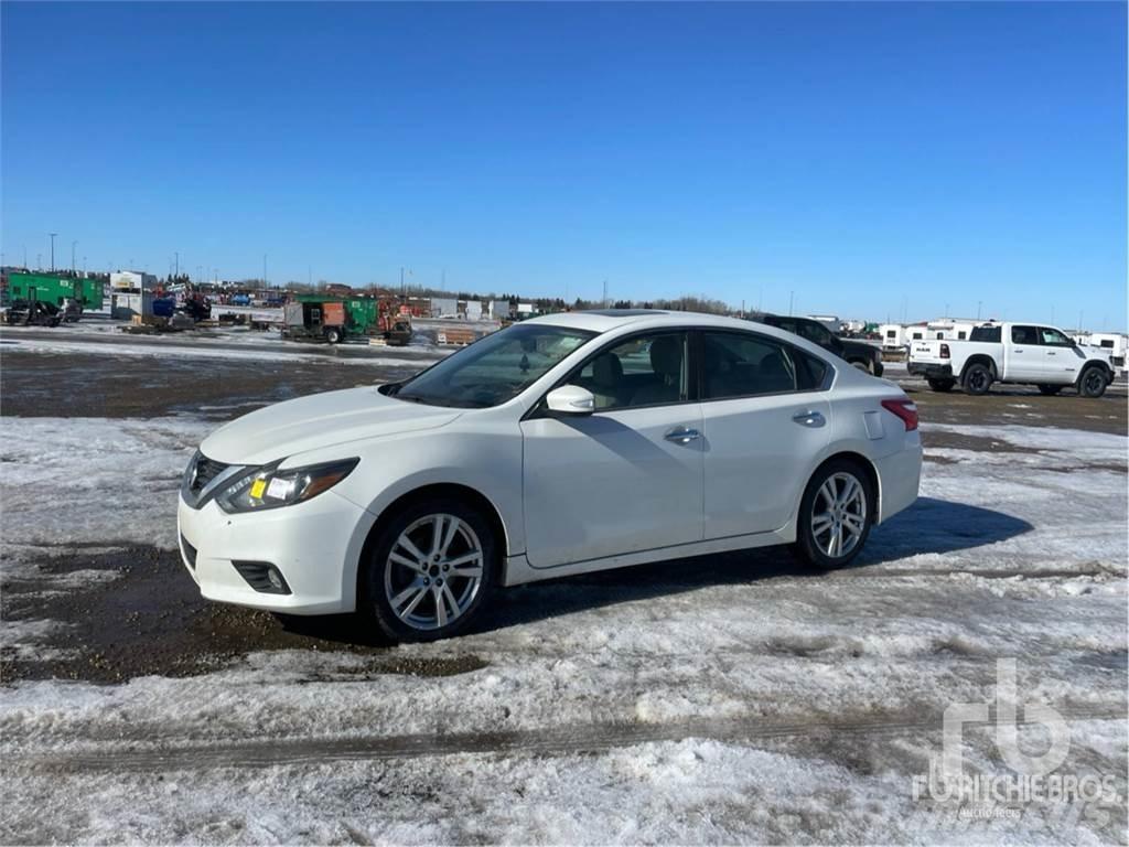 Nissan ALTIMA Kistehergépjárművek