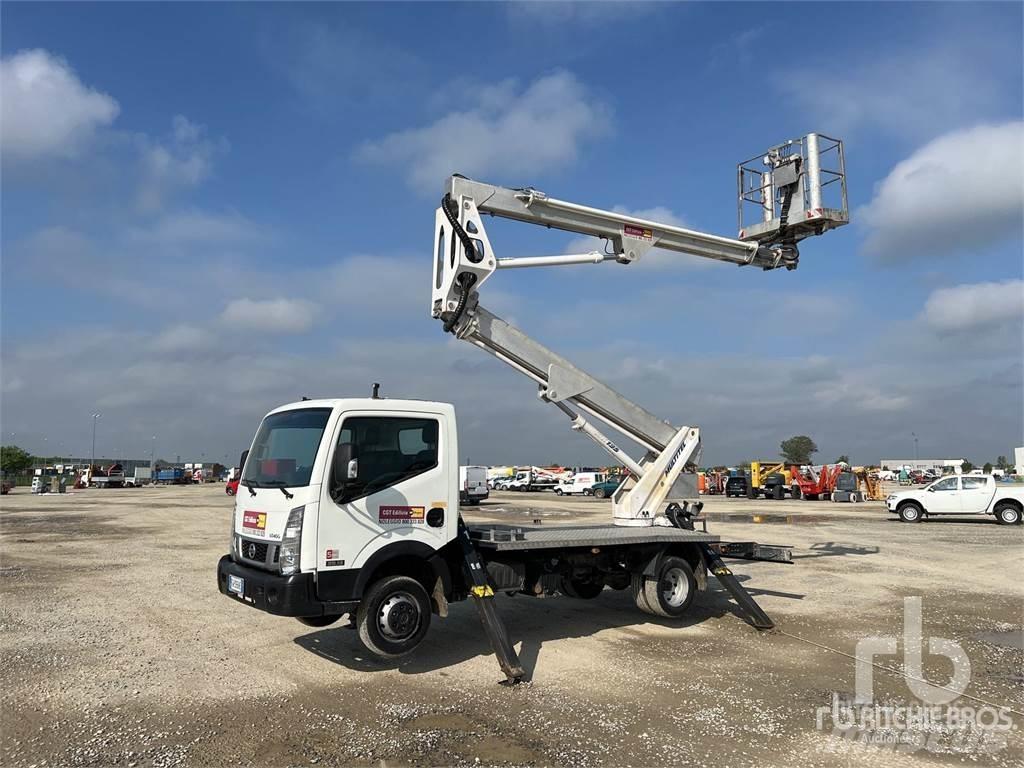 Nissan CABSTAR Pótkocsira szerelt emelők és állványok