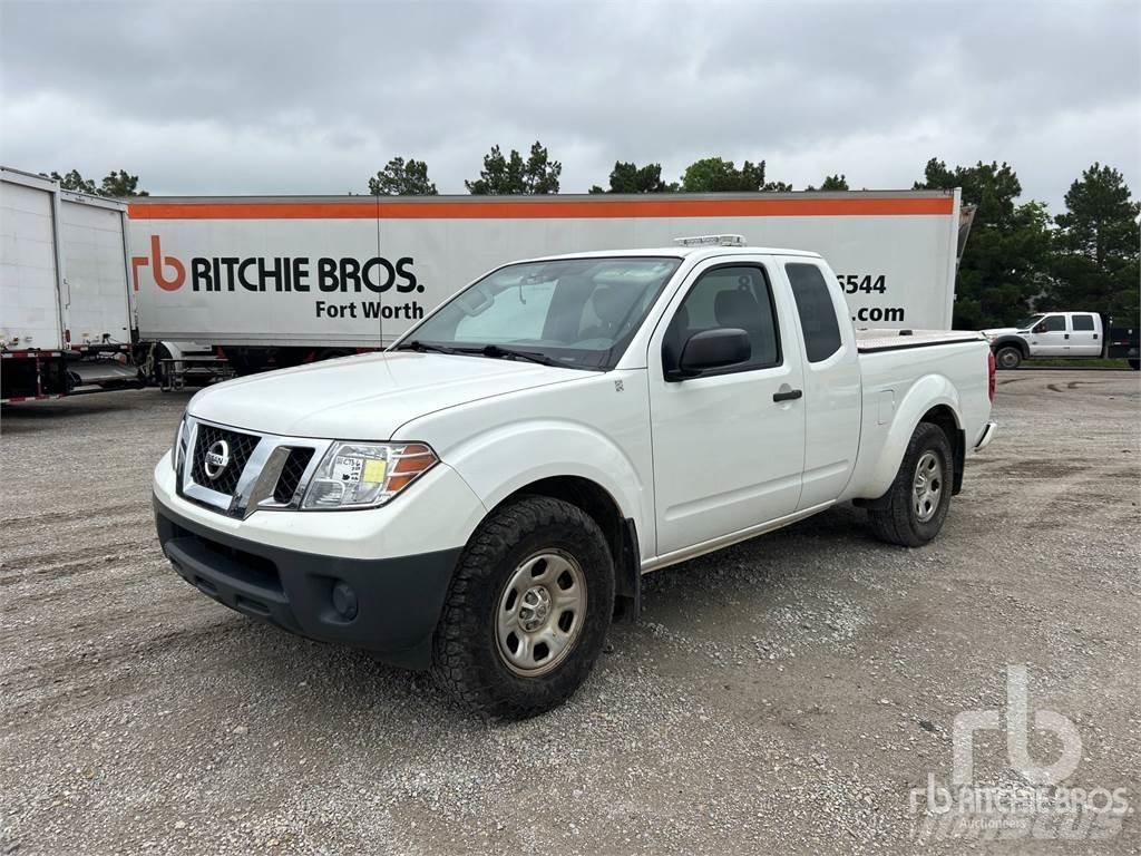 Nissan FRONTIER Kis teherszállító/Platós kocsi