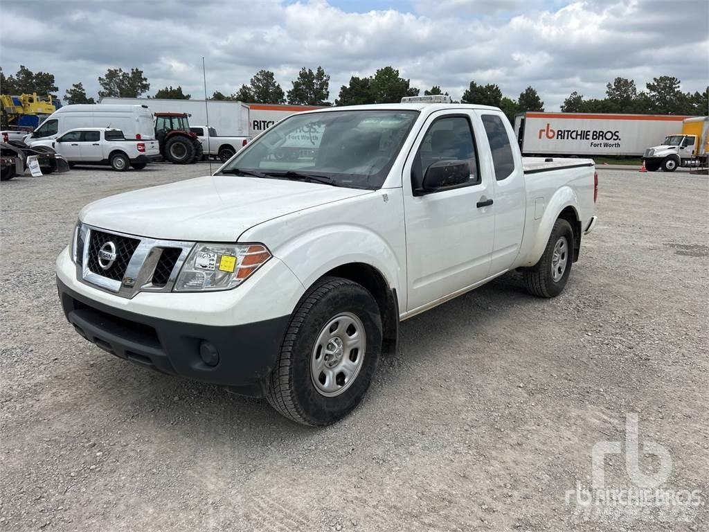 Nissan FRONTIER Kis teherszállító/Platós kocsi
