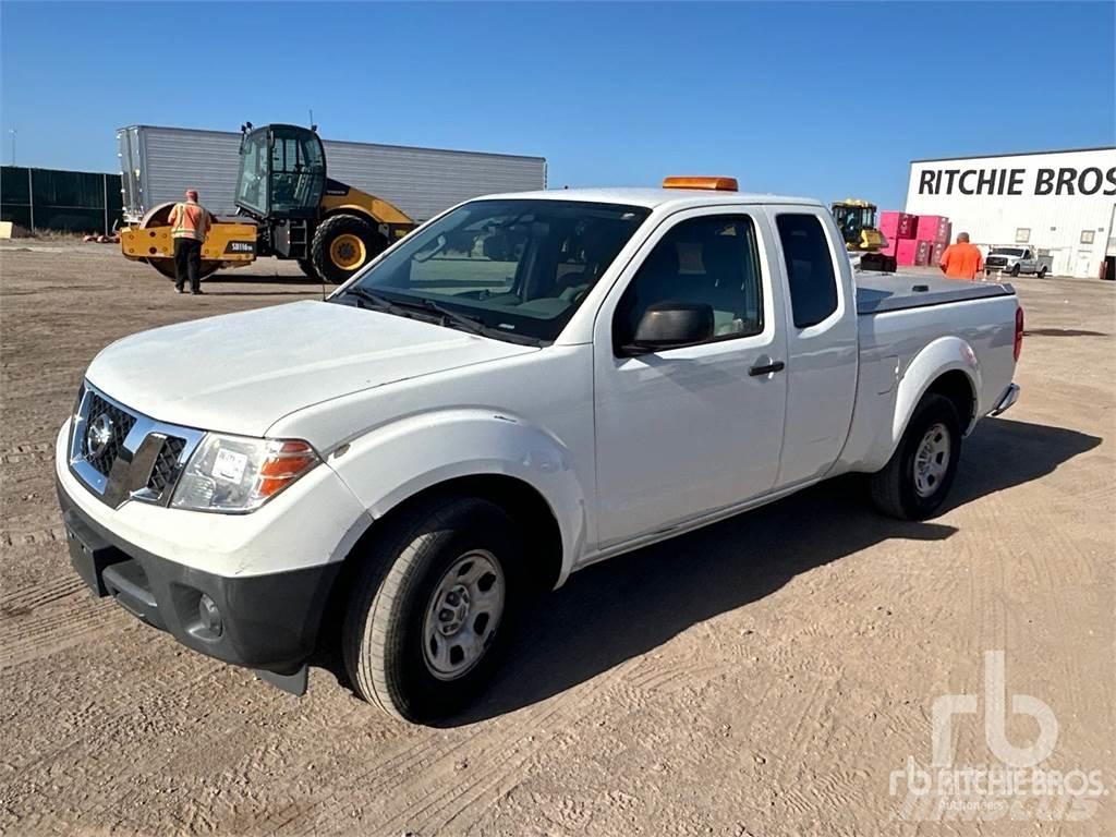 Nissan FRONTIER Kis teherszállító/Platós kocsi