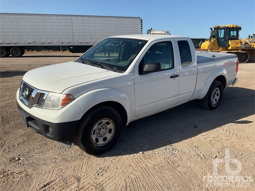 Nissan FRONTIER Kis teherszállító/Platós kocsi