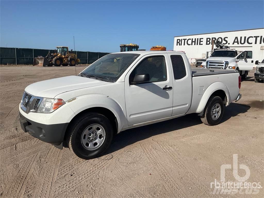 Nissan FRONTIER Kis teherszállító/Platós kocsi