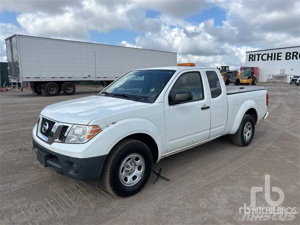 Nissan FRONTIER Kis teherszállító/Platós kocsi