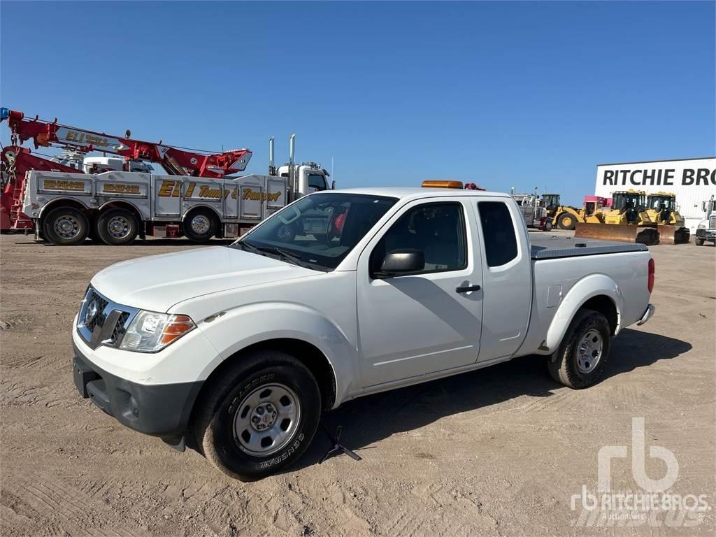 Nissan FRONTIER Kis teherszállító/Platós kocsi