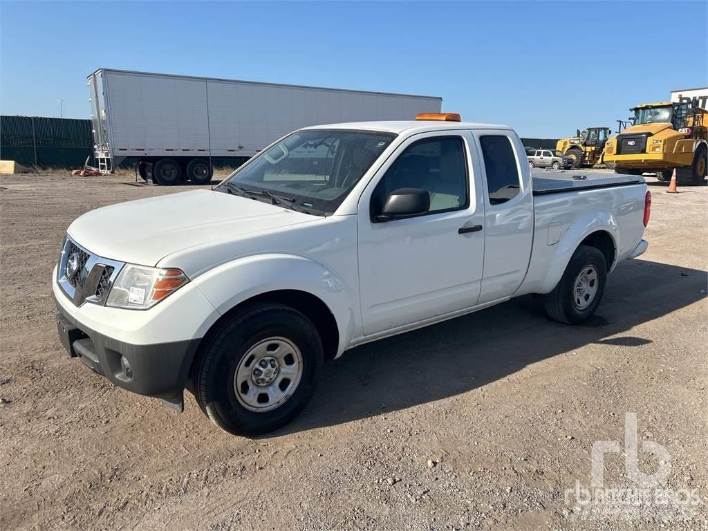 Nissan FRONTIER Kis teherszállító/Platós kocsi