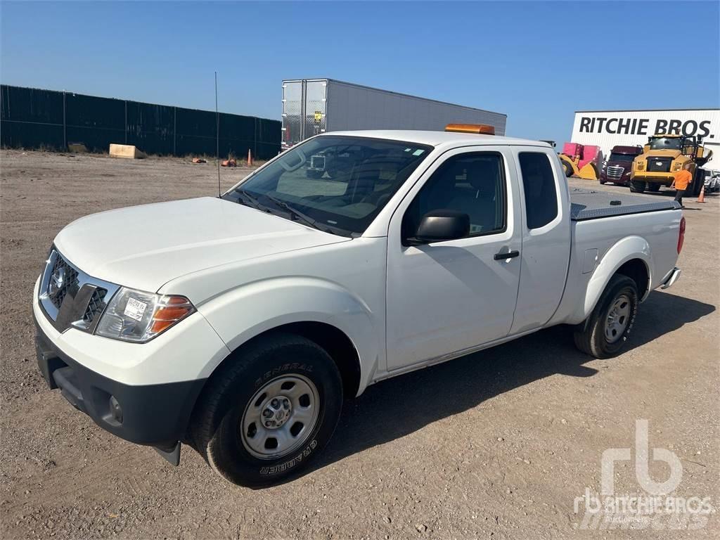 Nissan FRONTIER Kis teherszállító/Platós kocsi