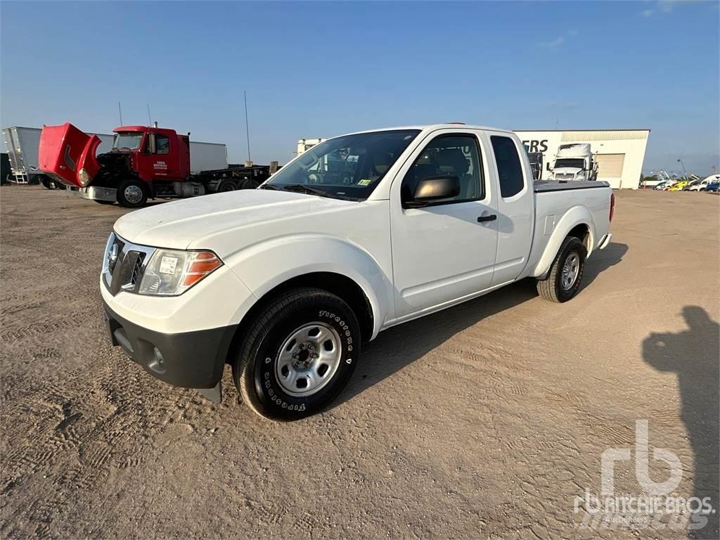 Nissan FRONTIER Kis teherszállító/Platós kocsi