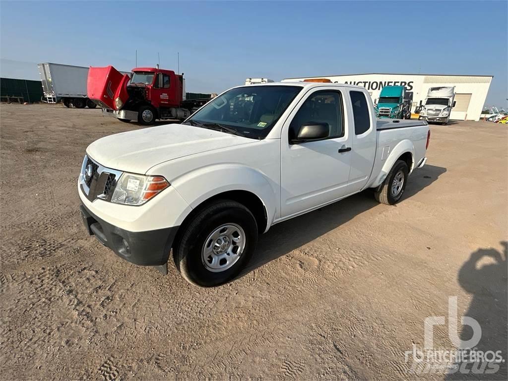 Nissan FRONTIER Kis teherszállító/Platós kocsi