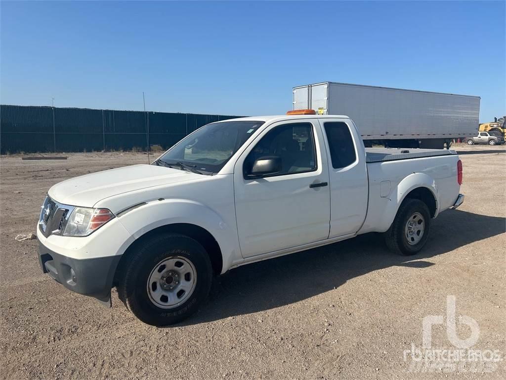 Nissan FRONTIER Kis teherszállító/Platós kocsi