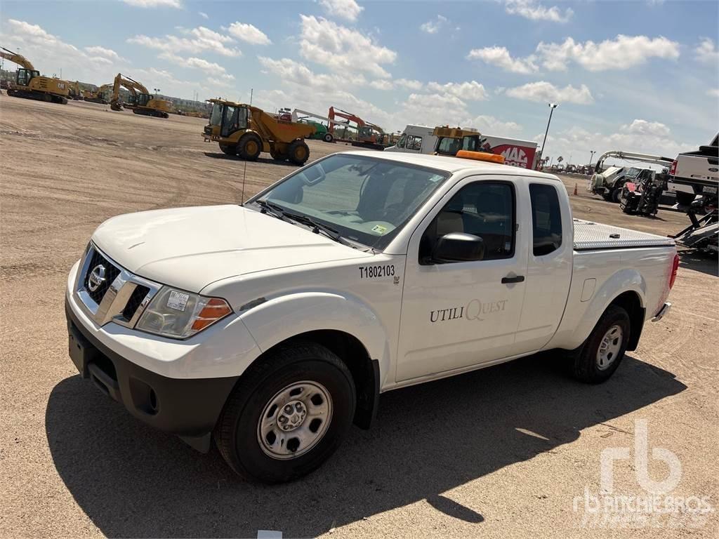 Nissan FRONTIER Kis teherszállító/Platós kocsi