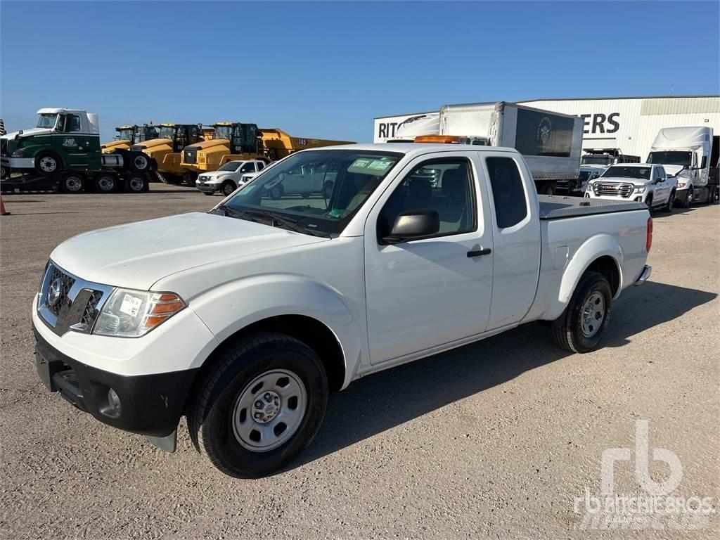 Nissan FRONTIER Kis teherszállító/Platós kocsi