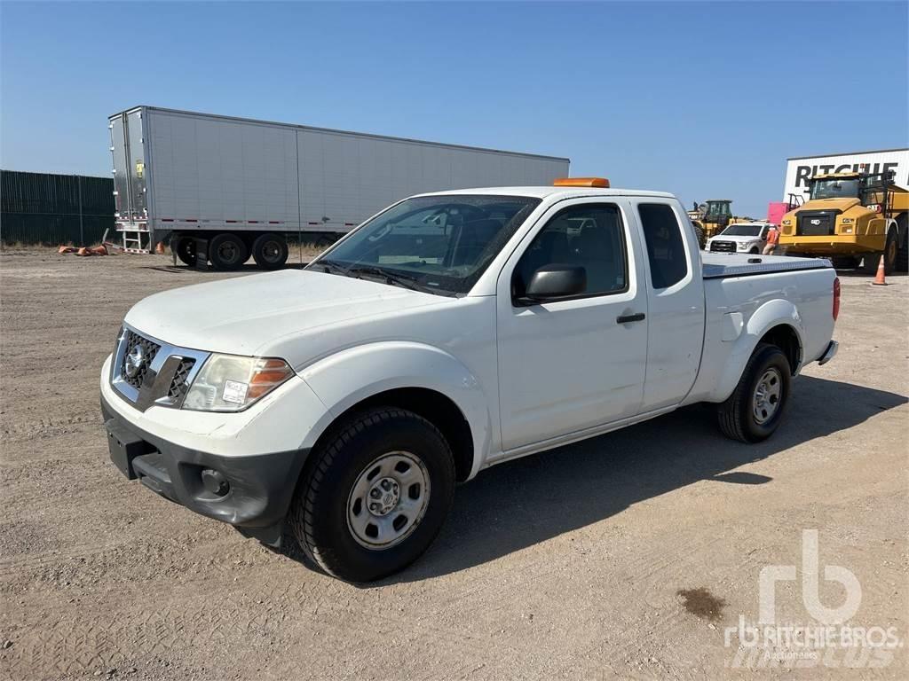 Nissan FRONTIER Kis teherszállító/Platós kocsi