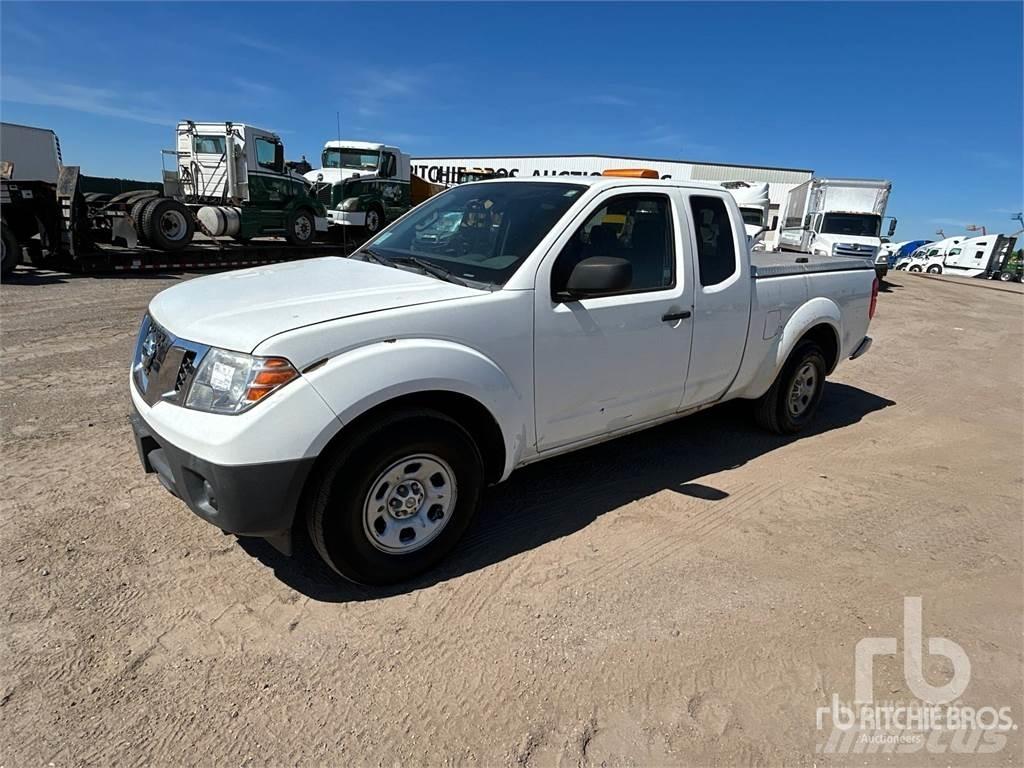 Nissan FRONTIER Kis teherszállító/Platós kocsi